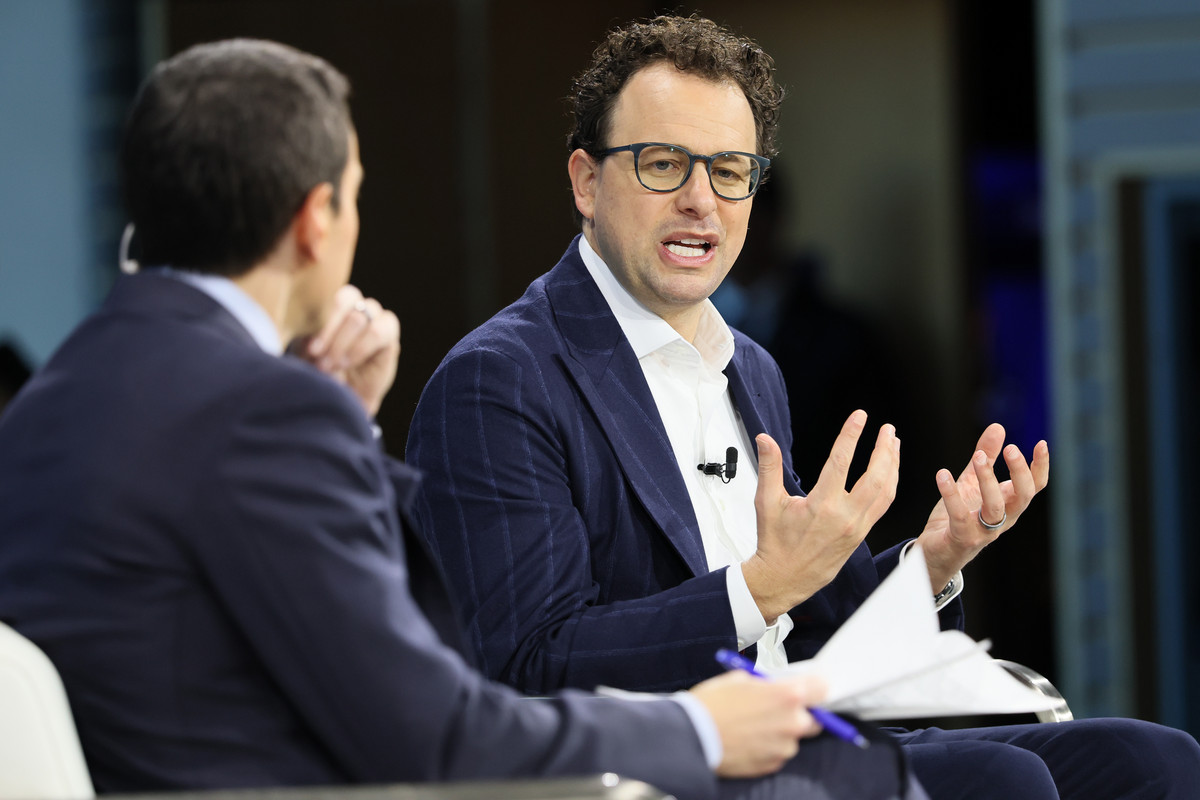 Anthropic CEO Dario Amodei Donates $1 Million to Super PAC Pushing AI Safety Rules