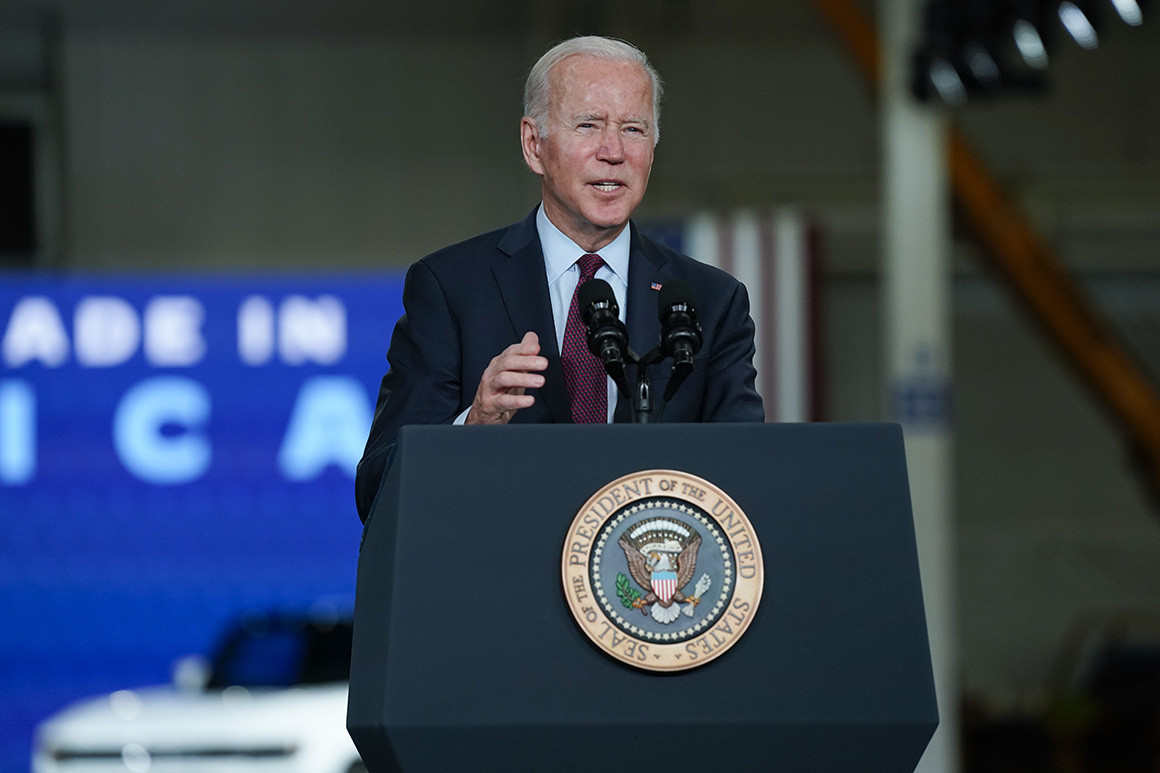 Biden’s Inflation Strategy Hinges on Persuading Americans to Change Their Spending Habits
