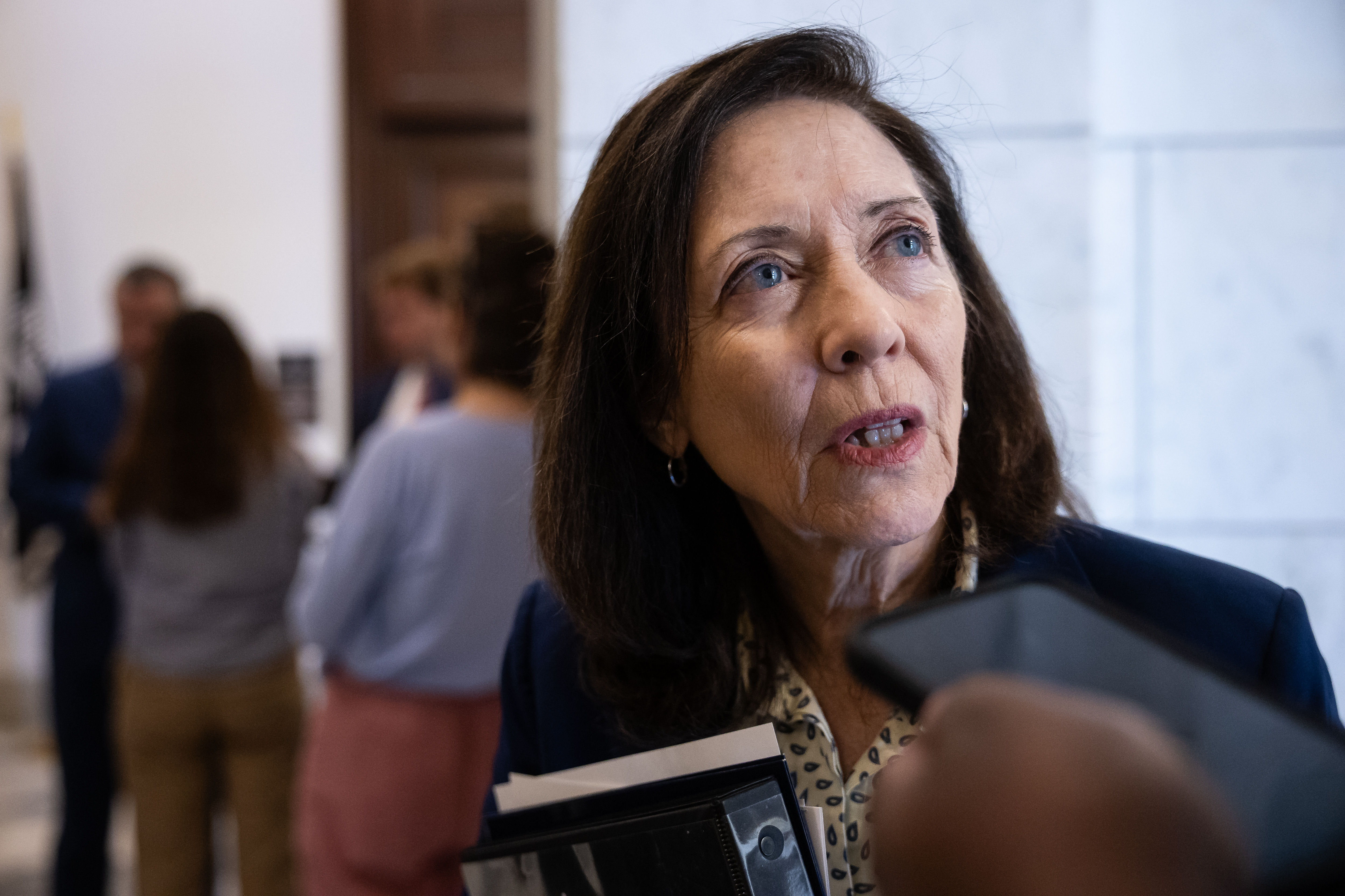 Democrats Resist Trump FCC Pick, Demand Bipartisan Pairing for Senate Vote