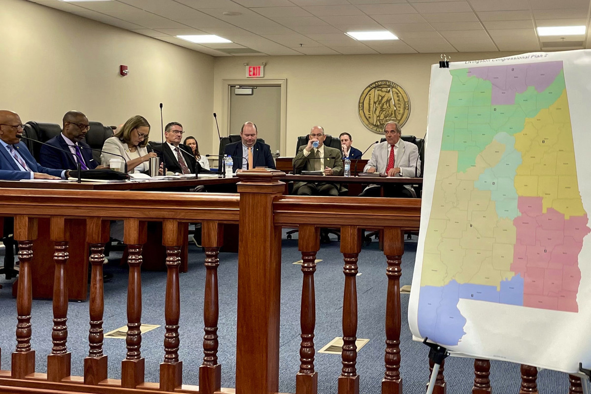 Federal court blocks Alabama’s attempt to revive gerrymandered map, citing racial bias