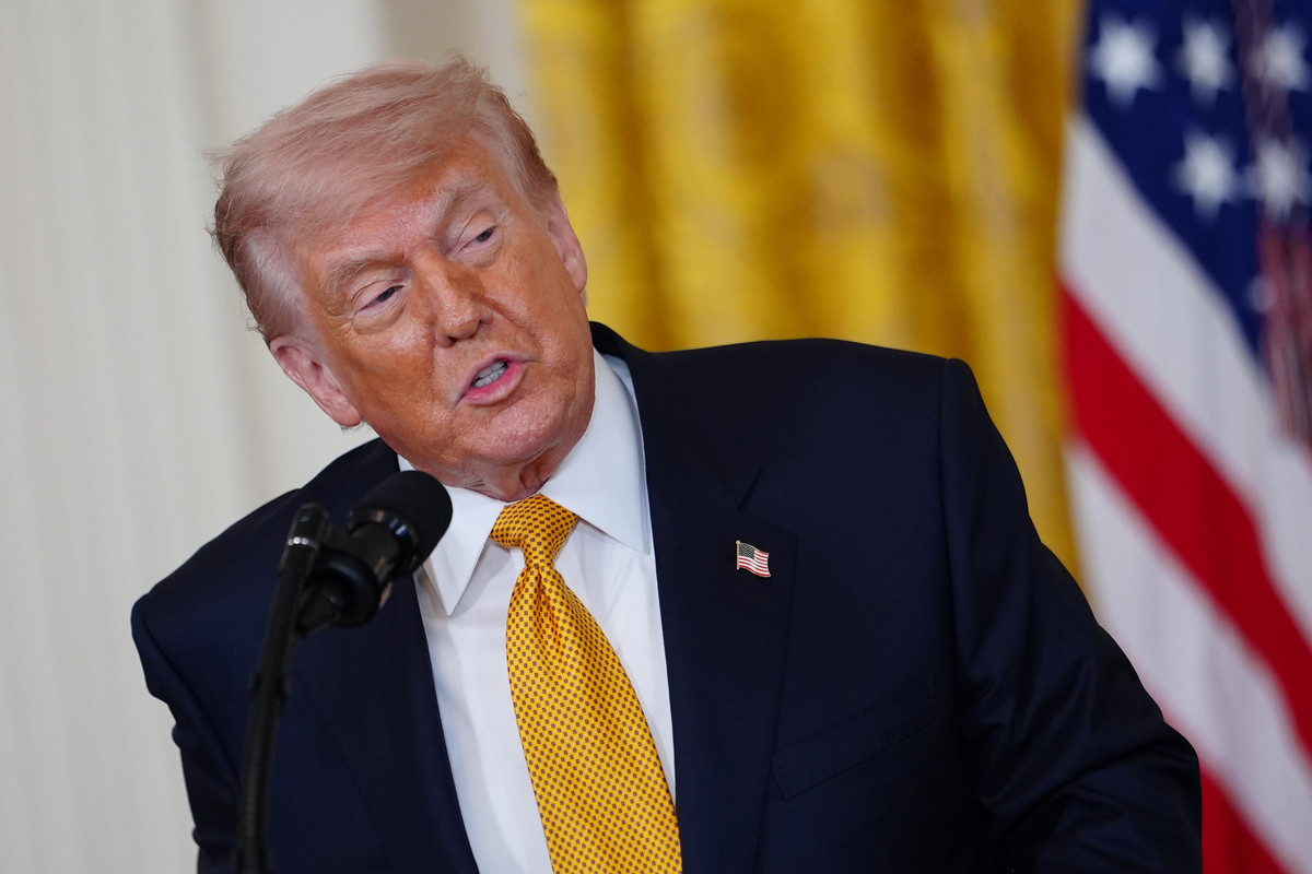 Justice Department Asks Supreme Court to Intervene in Trump’s Defamation Case, Threatening Carroll Verdict