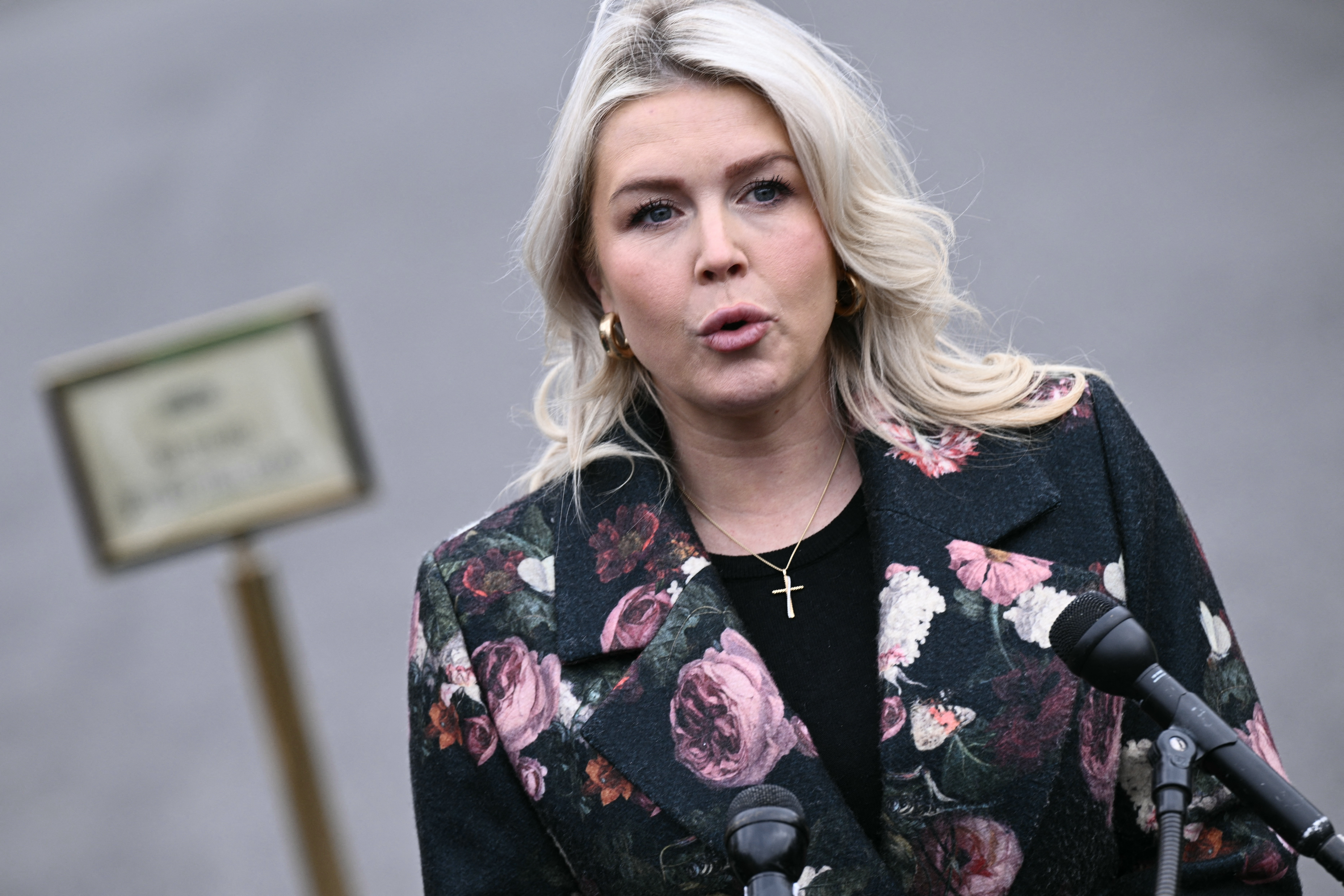 Leavitt Criticizes Kent's White House Departure as 'Insulting' Amid Iran Policy Dispute