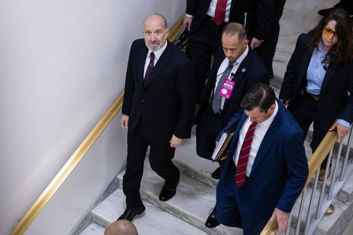 Lutnick Acknowledges Visiting Epstein’s Island Years After Claiming Ties Were Cut
