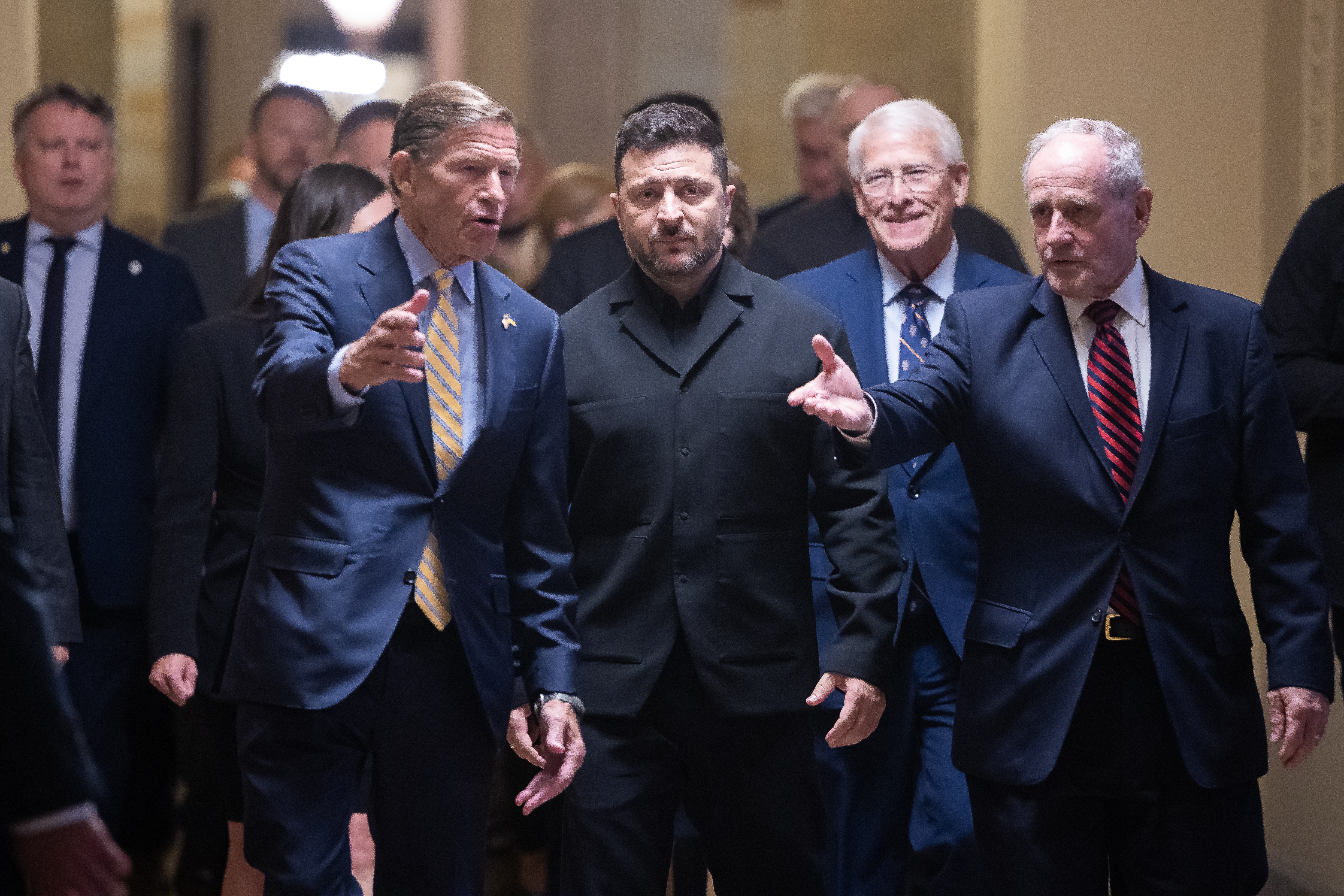 Zelenskyy Gains Ground With Skeptical US Senators in Closed-Door Session