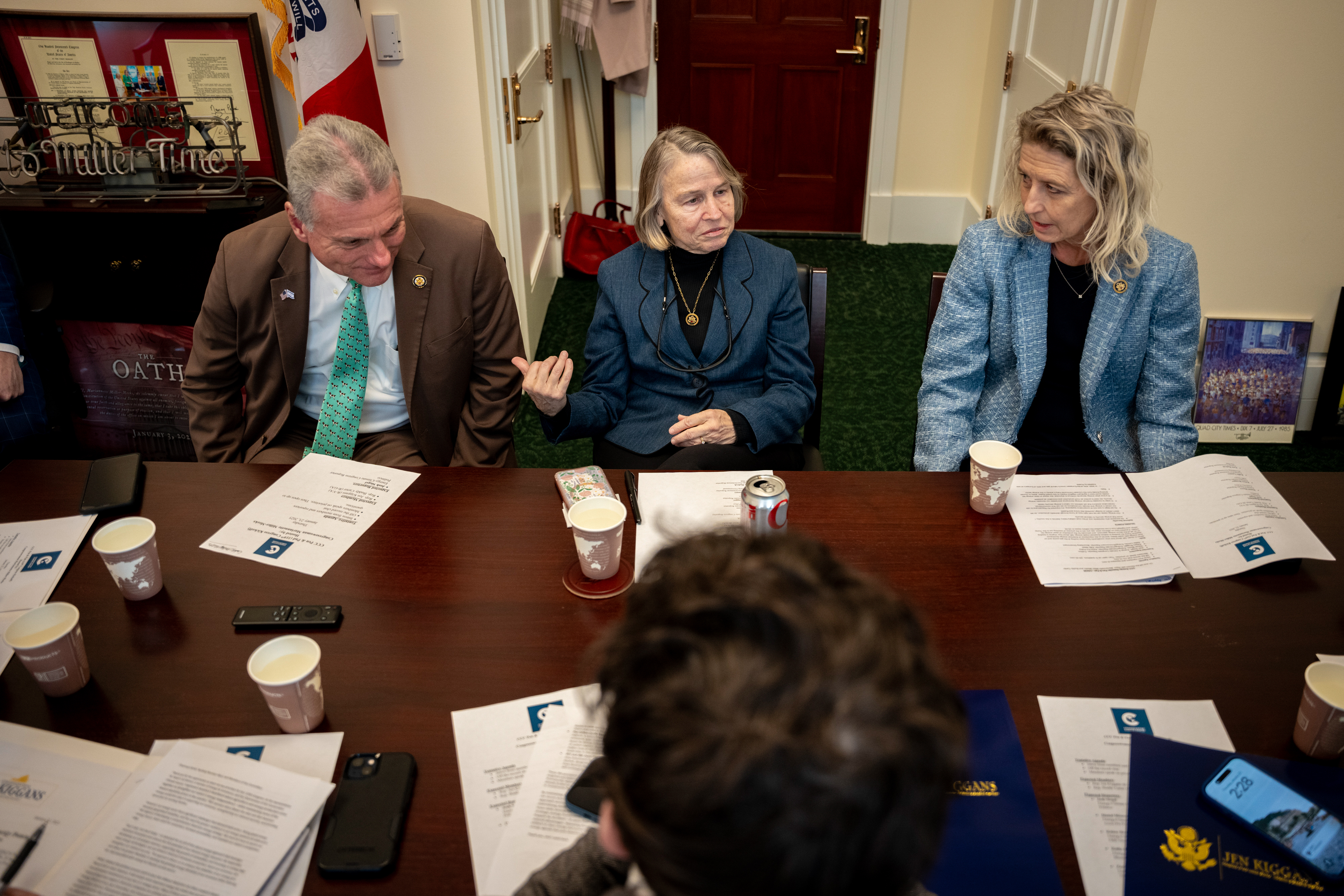 More Women and Democratic Veterans Enter 2026 Congressional Races, Data Shows