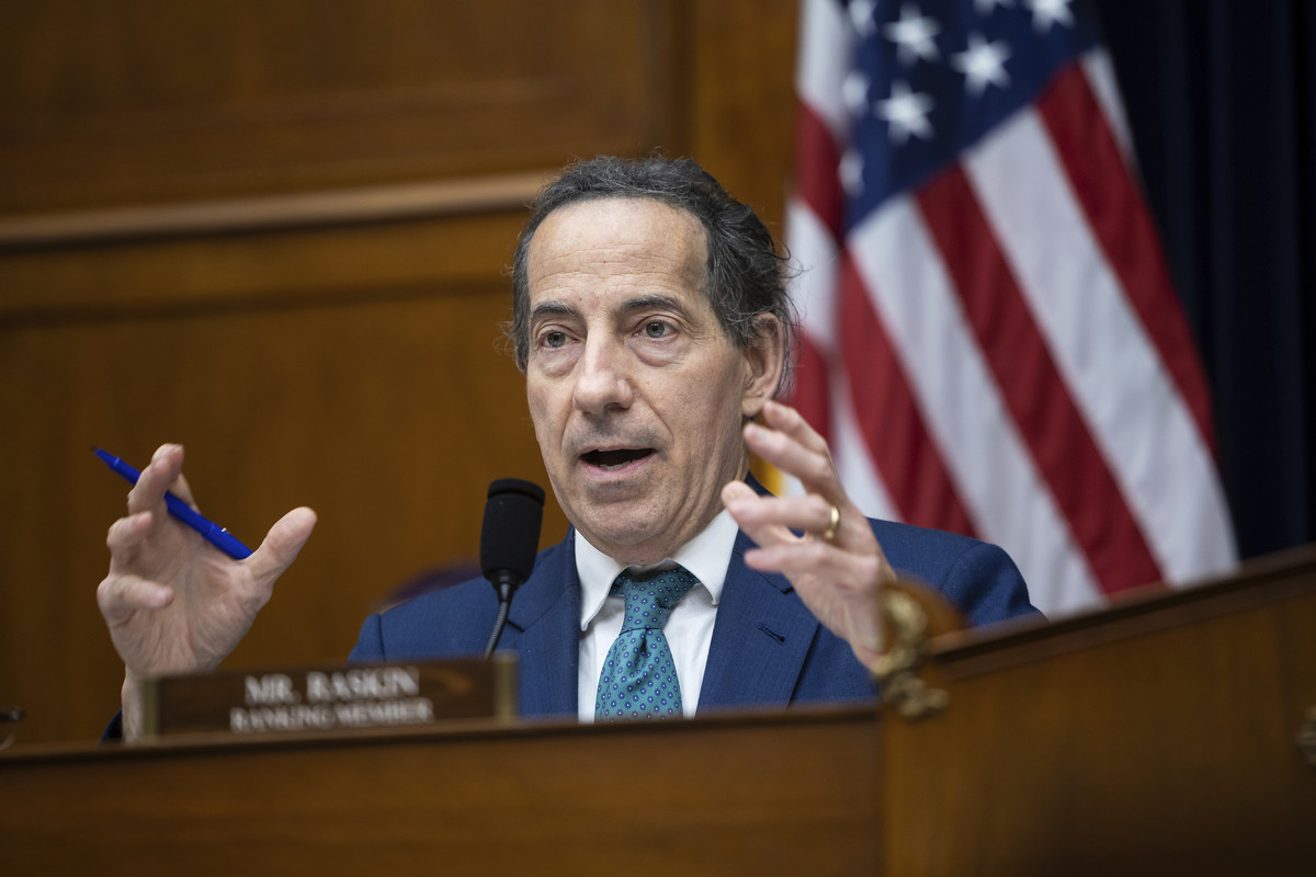 Raskin Demands Apple and Google Hand Over Records on ICE App Removal