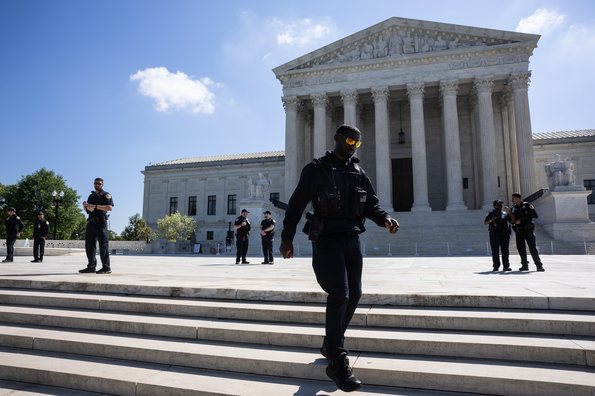 Supreme Court Struggles to Define Limits of Geofence Warrants in Privacy Test