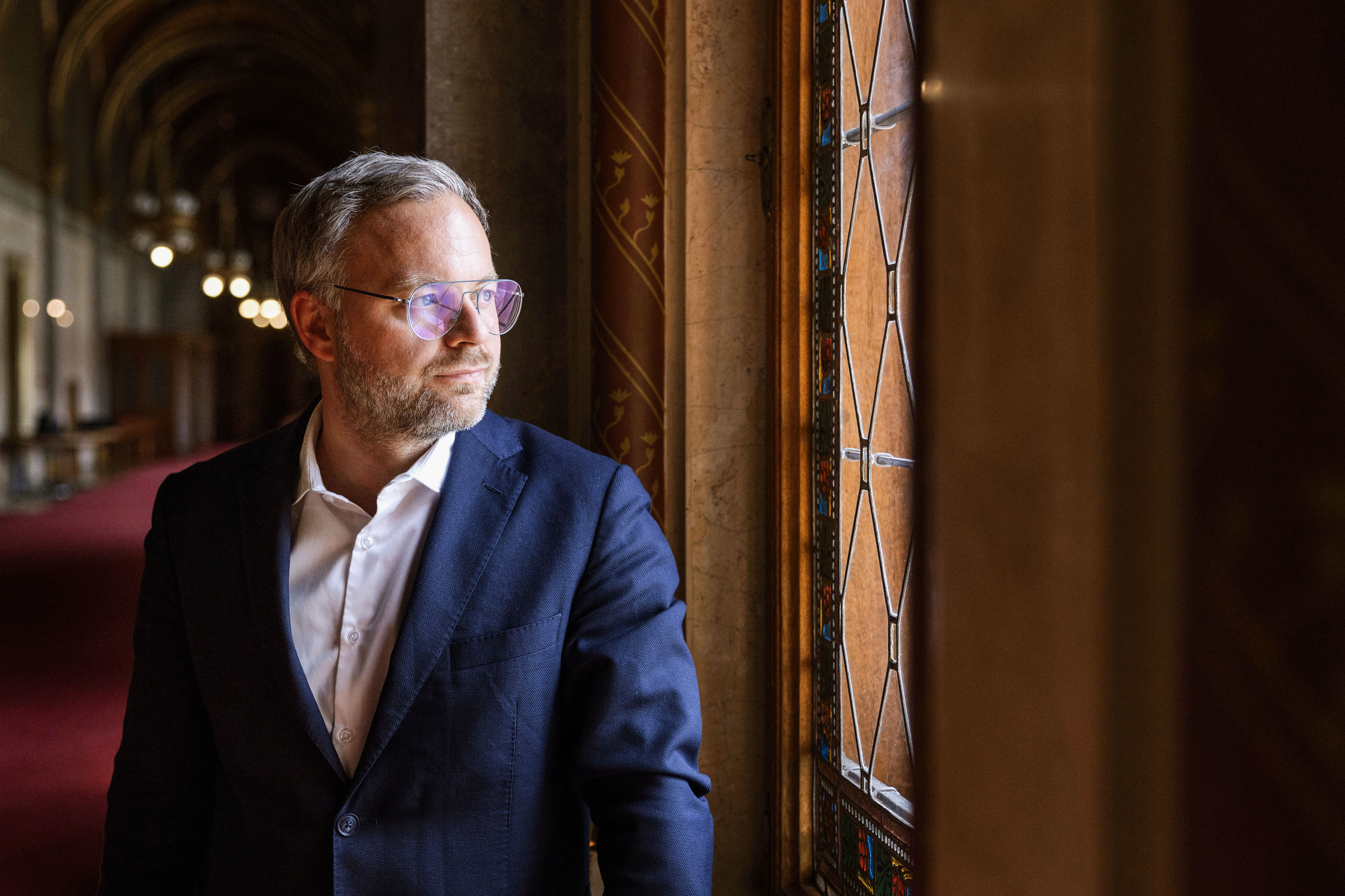 Hungary’s Far Right Retreats as MAGA Alliance Shows Its Cracks