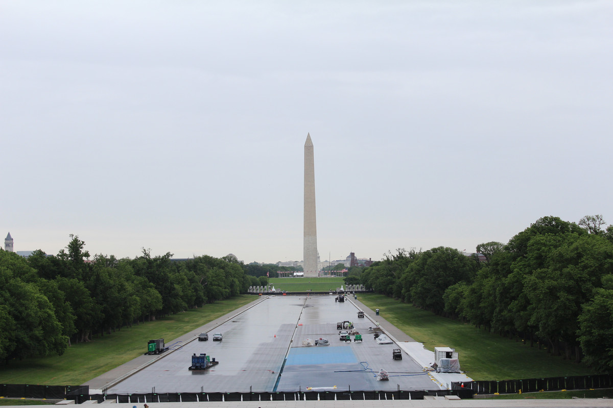 Trump’s Blue Liner for Lincoln Memorial Reflecting Pool Draws Preservationist Backlash