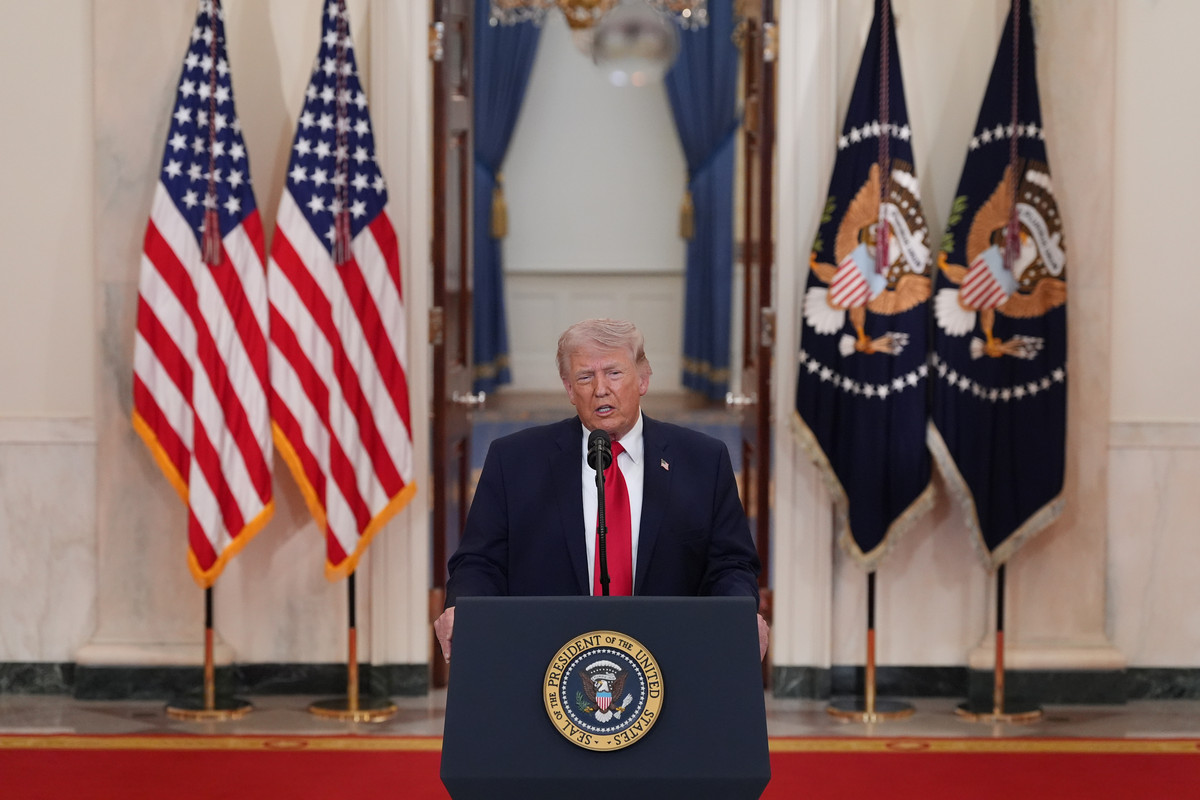 Trump's Strait of Hormuz Pledge Collides with Global Oil Market Realities