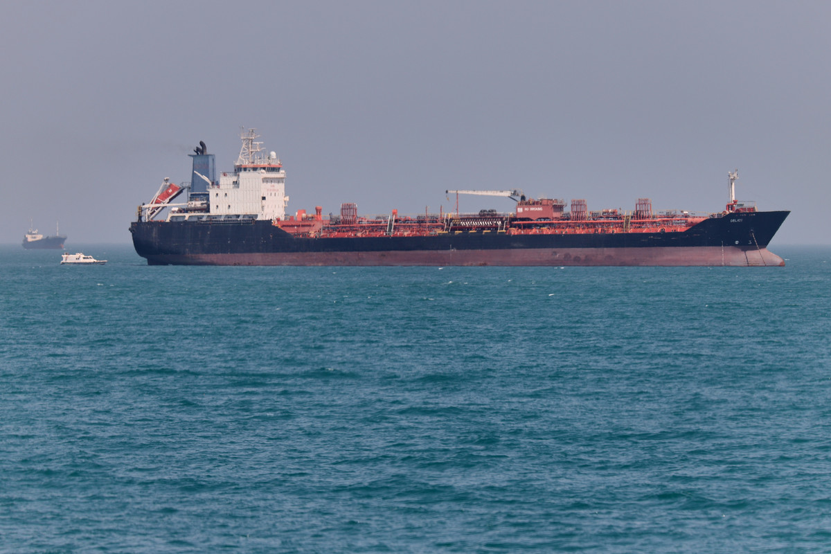 U.S. and Iran Trade Strikes in Strait of Hormuz as Fragile Ceasefire Holds
