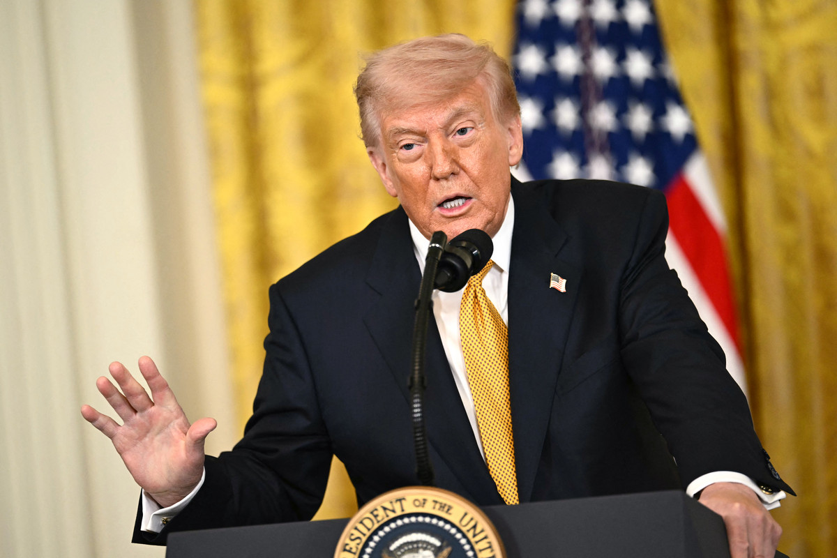 White House Sends Mixed Signals on AI Regulation as Industry Awaits Executive Order